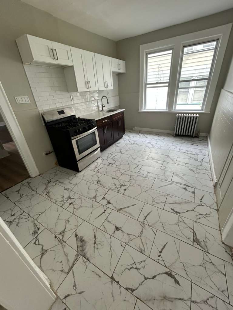 Apartment in Newark