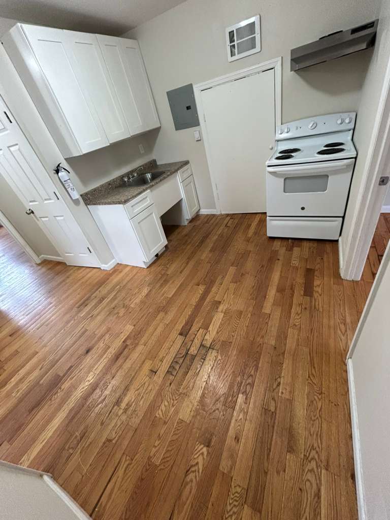 Apartment in Newark